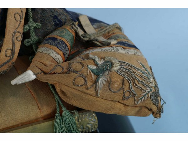 ANTIQUE JAPANESE DOLL ON PAINTED STAND - 3