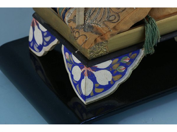ANTIQUE JAPANESE DOLL ON PAINTED STAND - 4