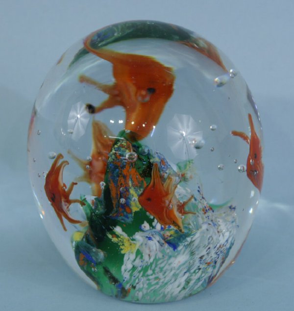 BOX LOT OF SMALL ART GLASS GLOBES/PAPERWEIGHTS - 10
