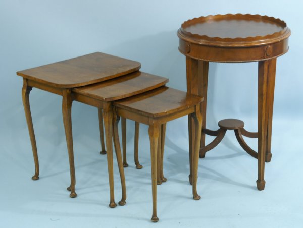 THREE PIECE NESTING TABLES AND A ROUND LAMP TABLE