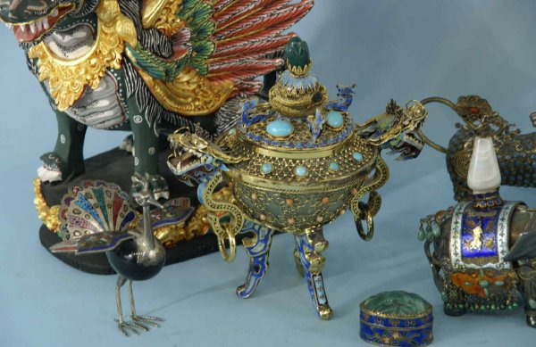 BOX LOT OF FOLK ART MINIATURES - 3