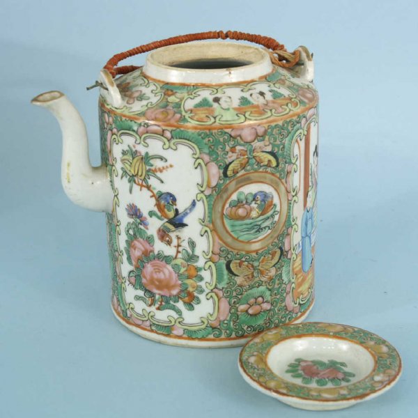 BOX LOT OF 19TH CENTURY FAMILLE-ROSE PORCELAIN - 2
