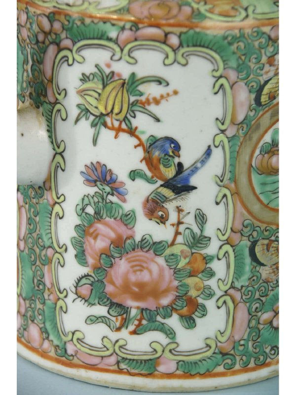 BOX LOT OF 19TH CENTURY FAMILLE-ROSE PORCELAIN - 3