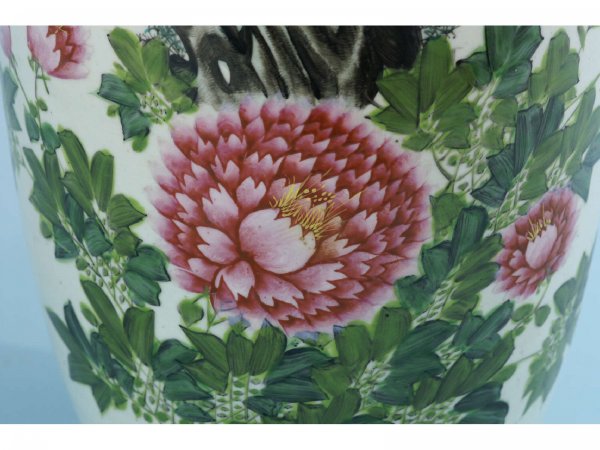 LARGE PAINTED ORIENTAL VASE - 4