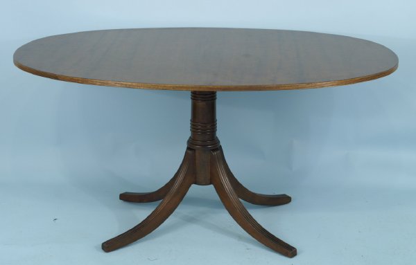 OVAL MAHOGANY BREAKFAST TABLE