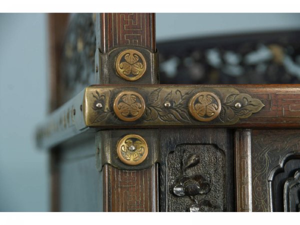 ANTIQUE CHINESE ANCESTORS' CABINET - 10