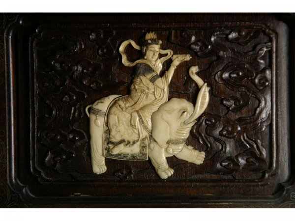 ANTIQUE CHINESE ANCESTORS' CABINET - 5