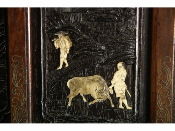 ANTIQUE CHINESE ANCESTORS' CABINET - 7