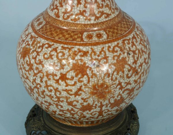 VINTAGE CHINESE VASE MADE INTO A LAMP - 4