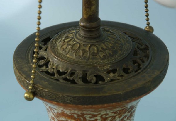 VINTAGE CHINESE VASE MADE INTO A LAMP - 5