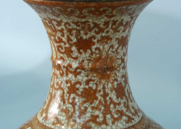 VINTAGE CHINESE VASE MADE INTO A LAMP - 6
