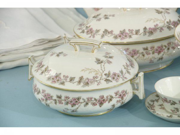 BOX LOT OF LIMOGES CHINA BY THEODORE HAVILAND - 6