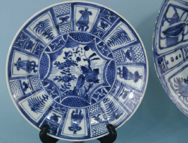 3-PIECE BOX LOT OF 17th CENTURY CHINESE PLATES - 2