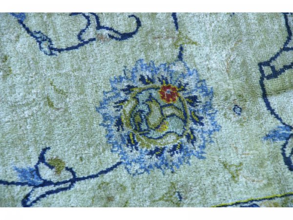 PERSIAN TABRIZ RUG WITH IVORY BACKROUND. - 3