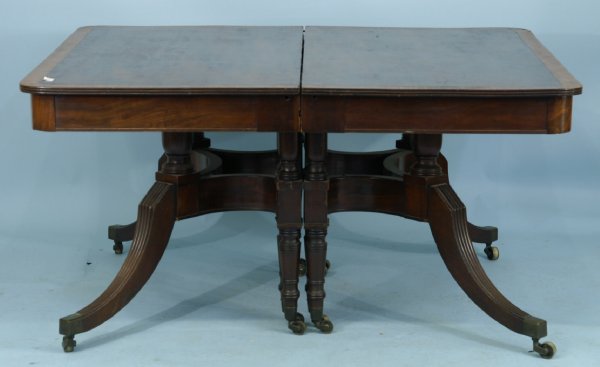 EARLY 19th CENTURY ENGLISH DINING TABLE