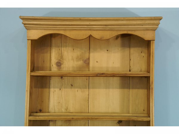 PINE HUTCH WITH THREE DRAWERS - 2