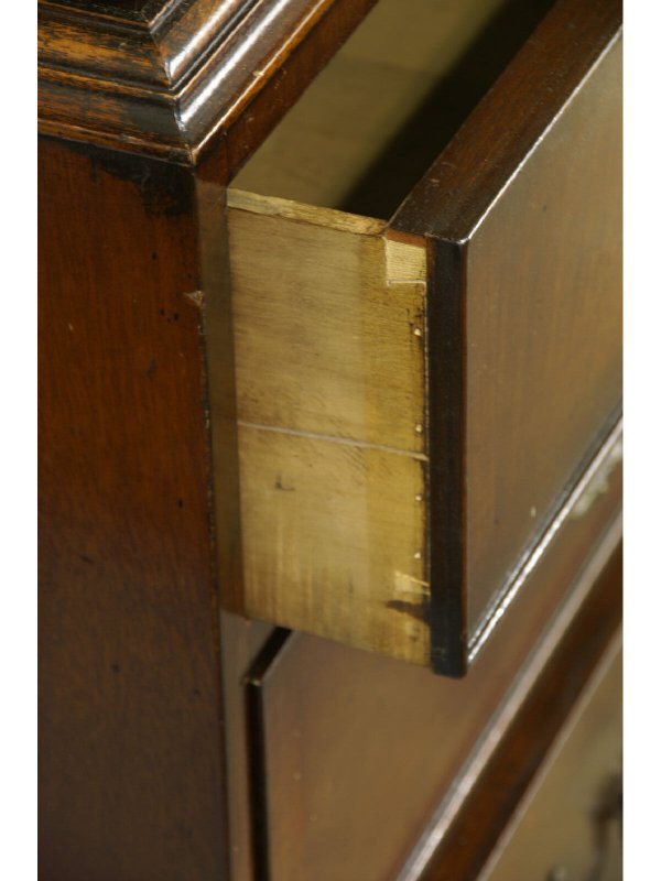 LINEN PRESS WITH BROKEN PEDIMENT TOP - 5