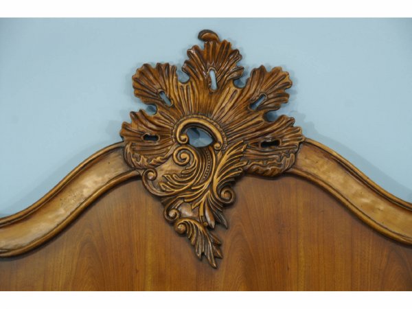 CARVED OAK KING SIZE BED - 2