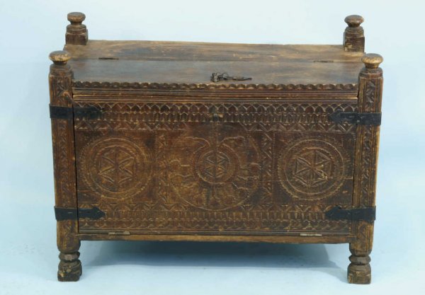 FALL FRONT CHEST WITH CARVED FRONT