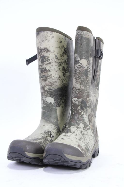CABELAS CAMO RUBBER BOOTS SZ 12: CABELAS CAMO RUBBER BOOTS SIZE 12