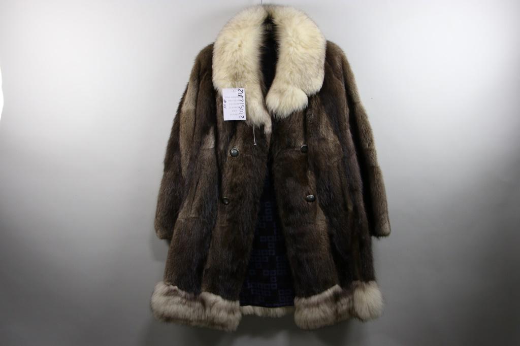 MUSKRAT 3/4 COAT W/BLUE FOX TRIM: MUSKRAT 3/4 COAT W/BLUE FOX TRIM