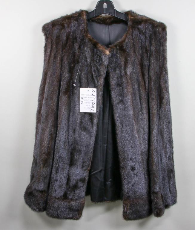 MAHOGANY MINK 3/4 VEST: MAHOGANY MINK 3/4 VEST