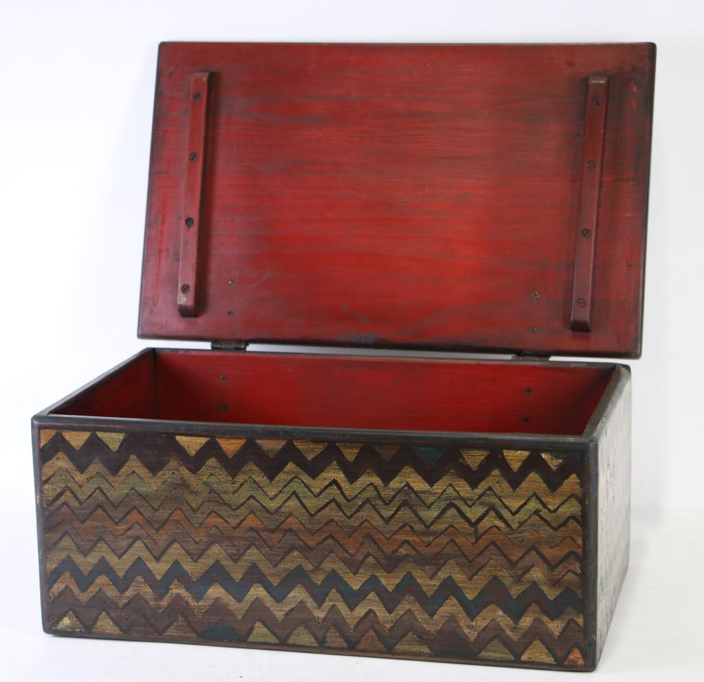 EARLY AMERICAN PAINTED FOLK ART BOX (1 of 2)