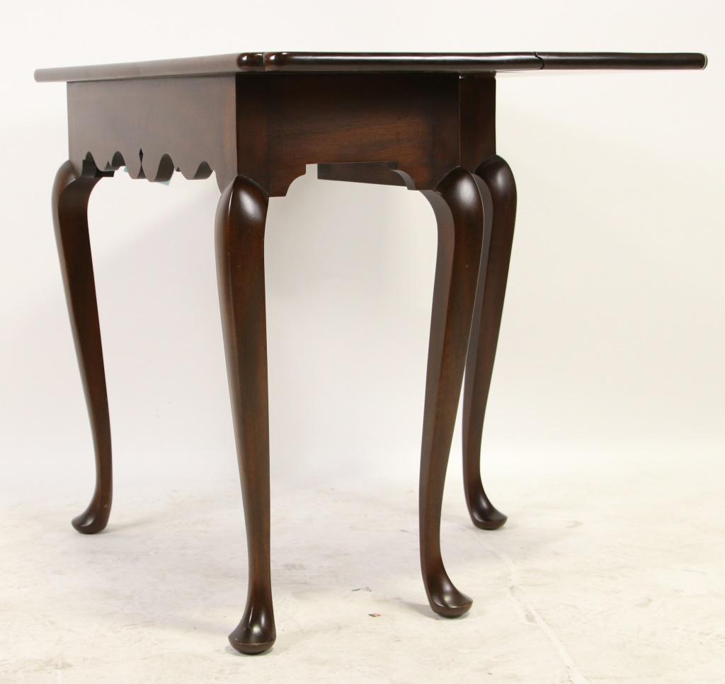 KITTINGER WILLIAMSBURG COLLECTION DROP LEAF TABLE (1 of 3)