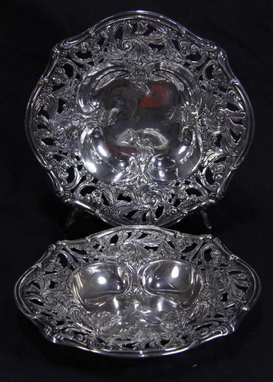 PAIR OF STERLING SILVER DISHES. 12.3 OZ. T.W. (1 of 2)