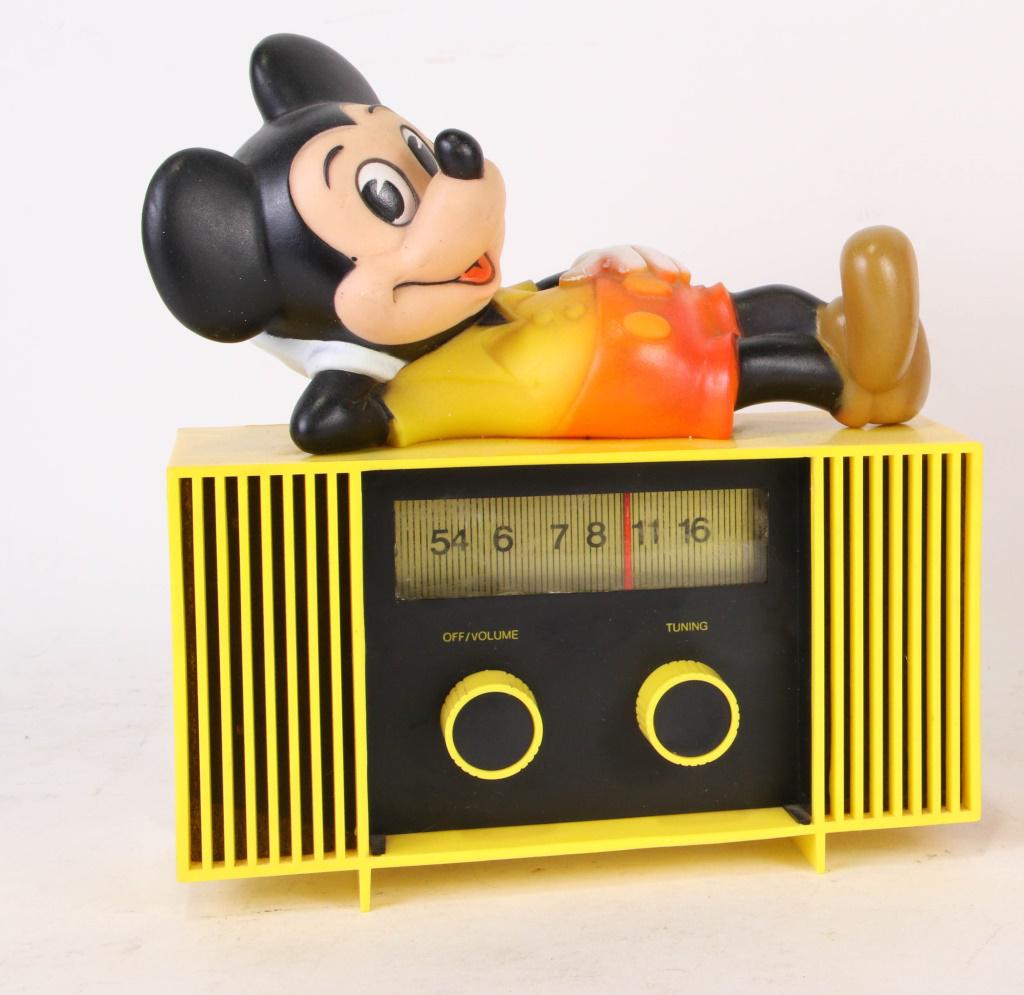 VINTAGE MICKEY MOUSE RADIO (1 of 1)