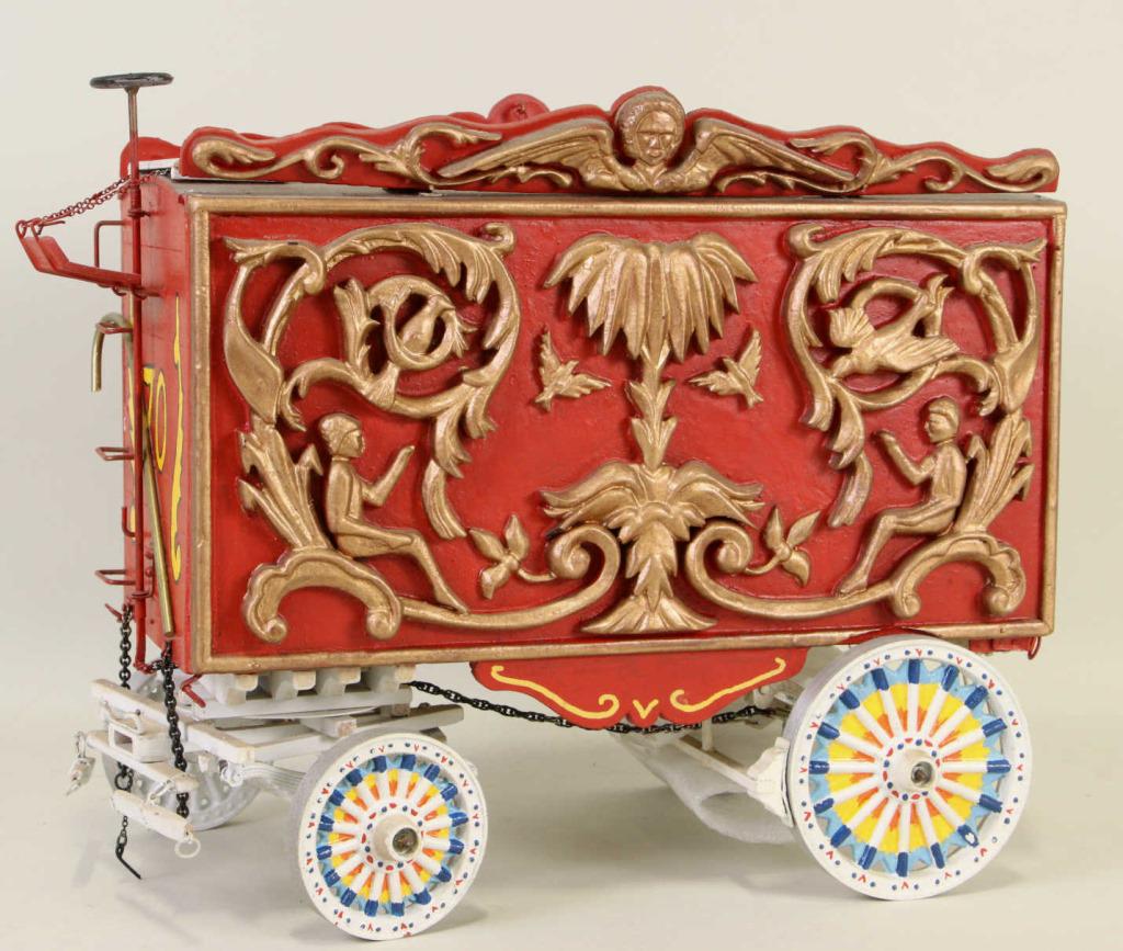 PAINTED TOY CIRCUS CARRIAGE (1 of 4)