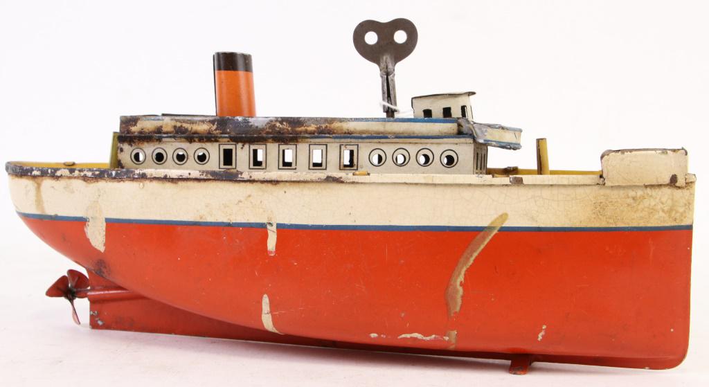 VINTAGE GERMAN WIND UP TIN TOY SHIP (1 of 4)