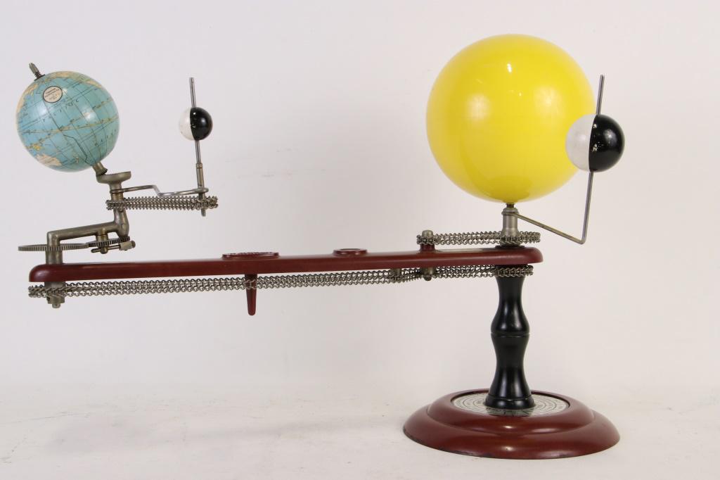 1940'S TRIPPENSEE PLANETARIUM CO. WORKING MODEL (1 of 5)