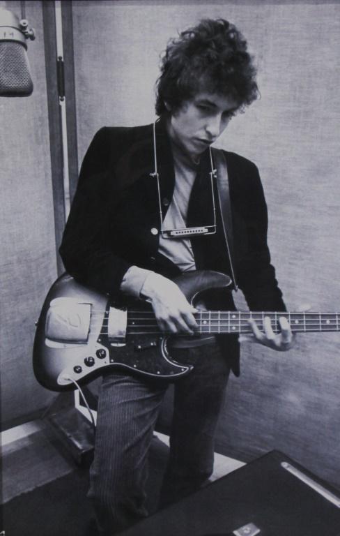 BOB DYLAN POSTER: BOB DYLAN POSTER. Height: 38 in. by Width: 25 in. by Depth: 1 IN.