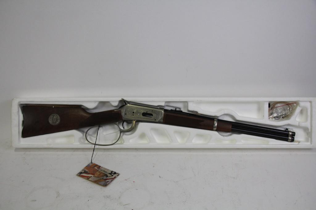 WINCHESTER MODEL 94 JOHN WAYNE COMMEMORATIVE RIFLE NIB: WINCHESTER MODEL 94 JOHN WAYNE COMMEMORATIVE RIFLE UNFIRED IN BOX.CALIBER: 32-40SERIAL: JW29228USED FIREARM - UNFIRED IN ORIGINAL BOX(L1613)