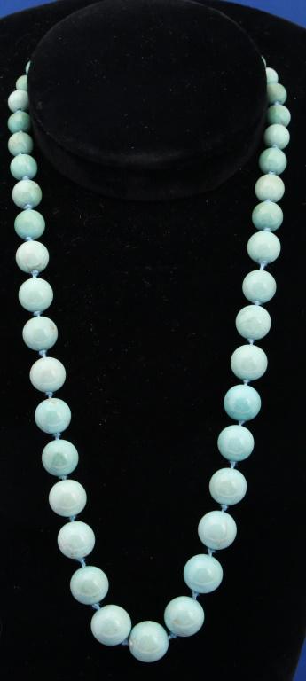 ONE SINGLE STRAND GRADUATED JADITE NECKLACE (1 of 1)