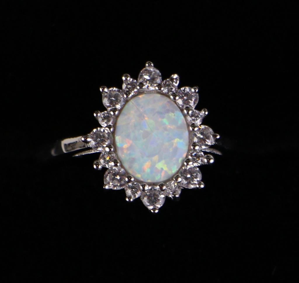 2 ct OPAL AND WHITE SAPPHIRE ESTATE RING: 2 ct OPAL AND WHITE SAPPHIRE ESTATE RING (L13)