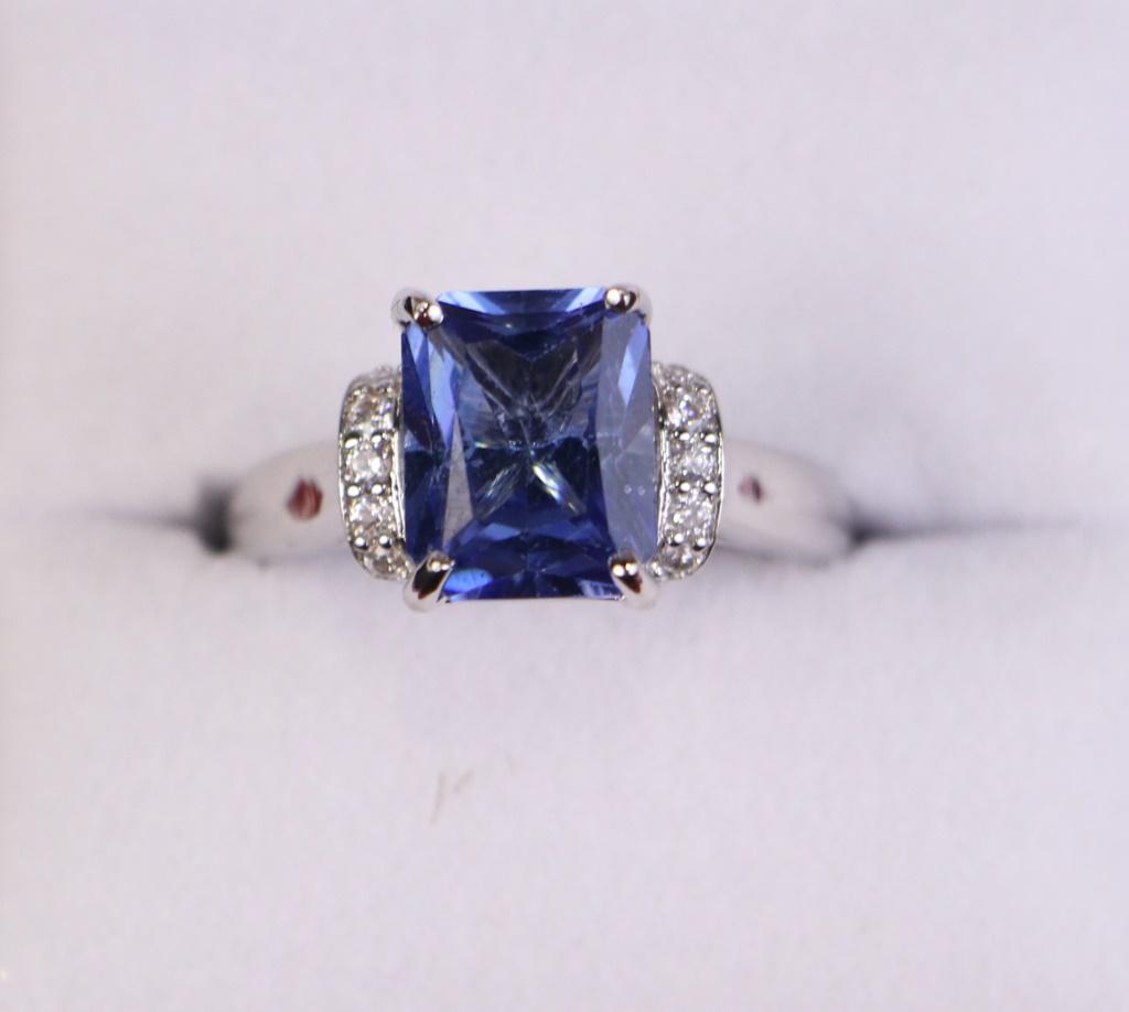 2.88 ct PRINCESS CUT TANZANITE RING (1 of 1)
