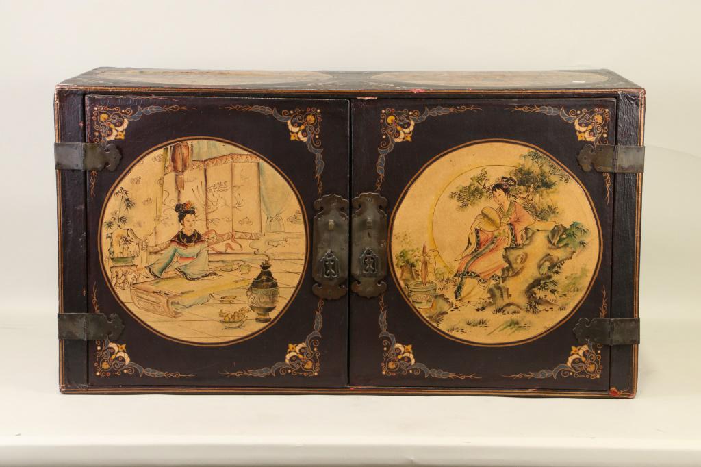 19th CENTURY CHINESE PAINTED LEATHER TRUNK (1 of 5)