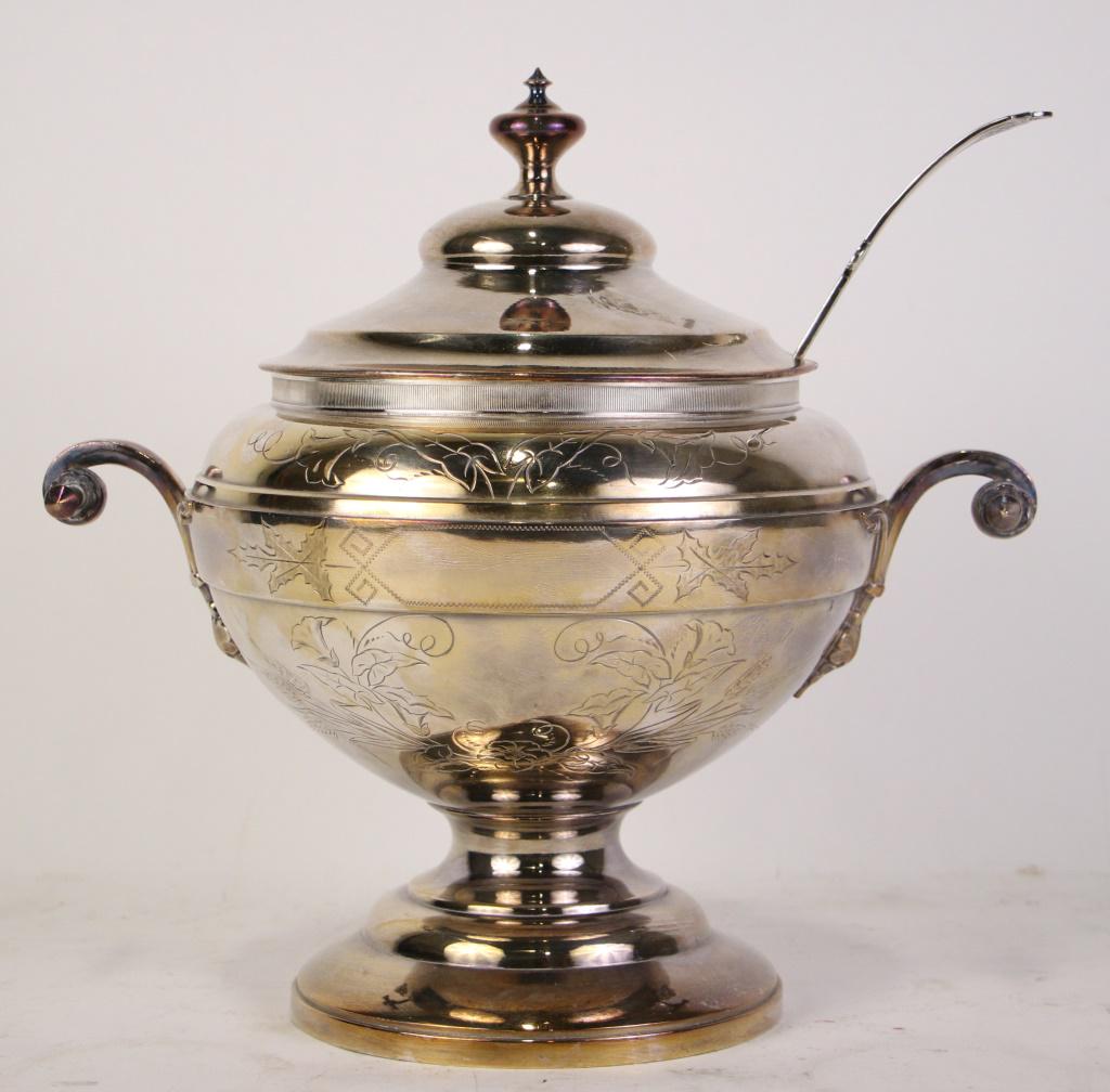 SILVERPLATED SOUP TUREEN (1 of 3)