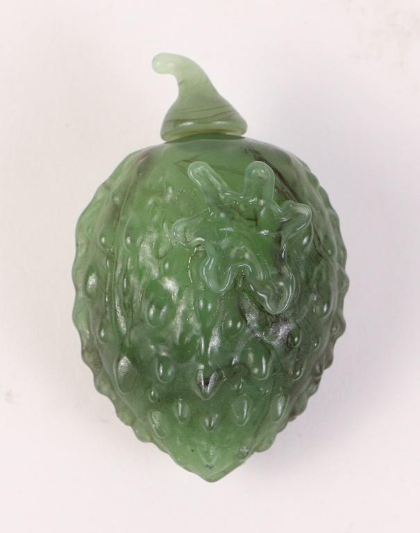 ANTIQUE CHINESE GREEN GLASS SNUFF BOTTLE (1 of 2)