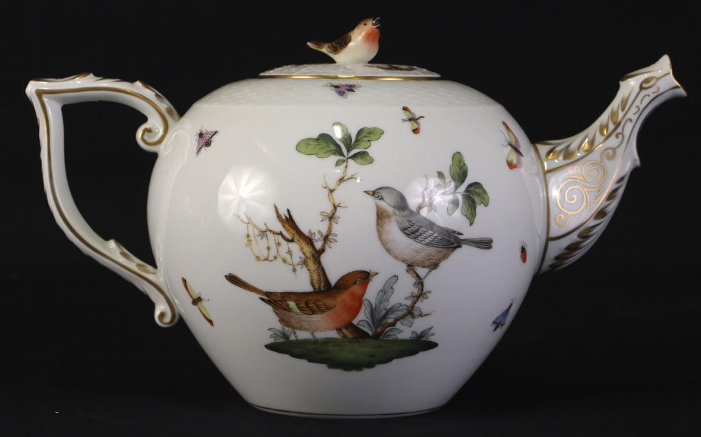 HEREND ROTHSCHILD BIRD CHINA TEA POT (1 of 3)