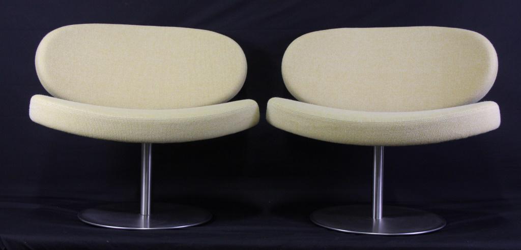 PAIR OF CAPPELLINI MID-CENTURY MODERN CHAIRS: PAIR OF CAPPELLINI MID-CENTURY MODERN CHAIRS. Height: 29 in. by Width: 32 in. by Depth: 20 in.