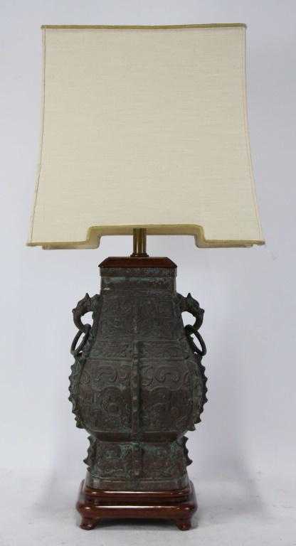 ANTIQUE CHINESE  BRONZE VASE NOW A LAMP (1 of 5)
