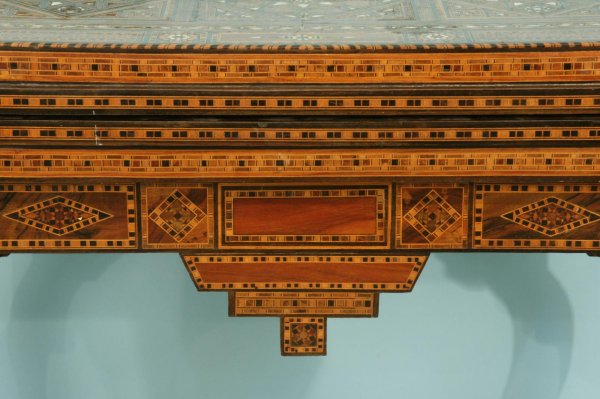 MOROCCAN STYLE GAME TABLE WITH MOTHER-OF-PEARL - 10