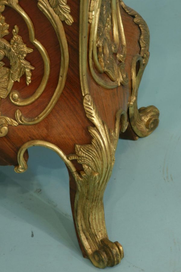 PAIR OF EMPIRE BURL WOOD AND GILT PEDESTALS. Hei - 5