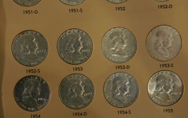 COMPLETE SET OF FRANKLIN SILVER HALF DOLLARS - 5