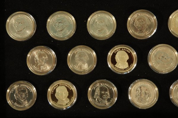 LOT OF PRESIDENTIAL DOLLAR COINS - 2