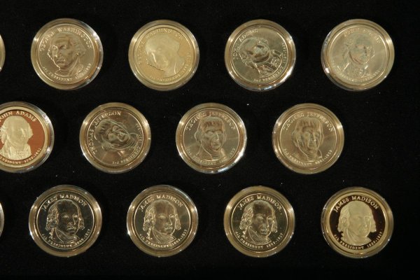 LOT OF PRESIDENTIAL DOLLAR COINS - 3