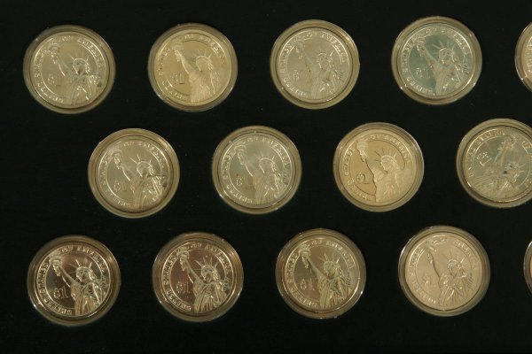 LOT OF PRESIDENTIAL DOLLAR COINS - 4